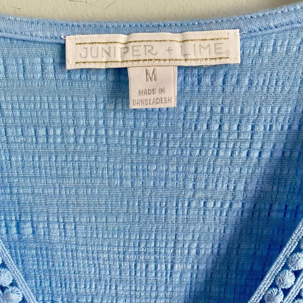 Juniper + Lime Light Blue Detailed Neckline Sleeveless Top Women's Medium NEW
